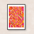 ピンク、オレンジ、イエローを中心に立体的な幾何学模様を描いたアート「Carnival Geometry (Pink & Orange)」